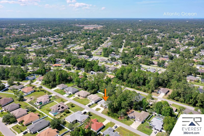 SPACIOUS 3+DEN/2/2 IN DESIRABLE LEHIGH WOODS property image