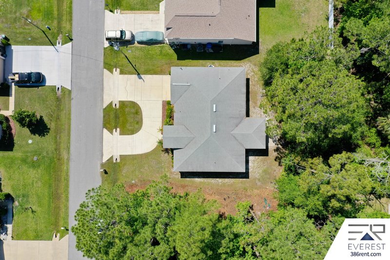 SPACIOUS 3+DEN/2/2 IN DESIRABLE LEHIGH WOODS property image