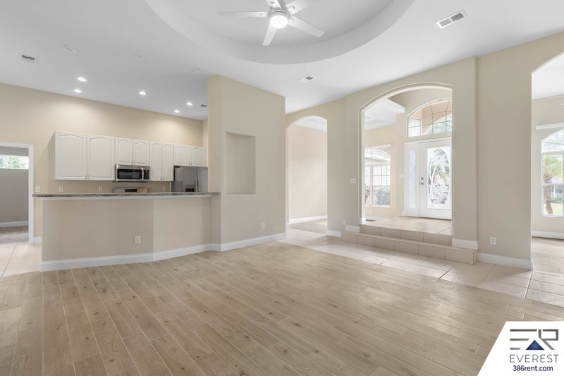 NEWLY REMODELED, FULLY FENCED 3/2/2 ON A CUL DE SAC IN PINE LAKES property image