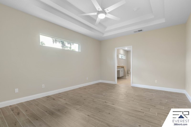 NEWLY REMODELED, FULLY FENCED 3/2/2 ON A CUL DE SAC IN PINE LAKES property image