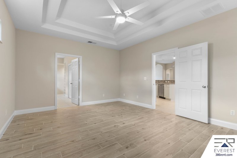 NEWLY REMODELED, FULLY FENCED 3/2/2 ON A CUL DE SAC IN PINE LAKES property image