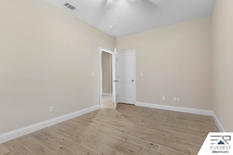 NEWLY REMODELED, FULLY FENCED 3/2/2 ON A CUL DE SAC IN PINE LAKES property image