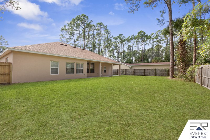 NEWLY REMODELED, FULLY FENCED 3/2/2 ON A CUL DE SAC IN PINE LAKES property image