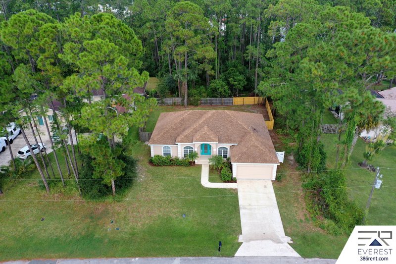 NEWLY REMODELED, FULLY FENCED 3/2/2 ON A CUL DE SAC IN PINE LAKES property image