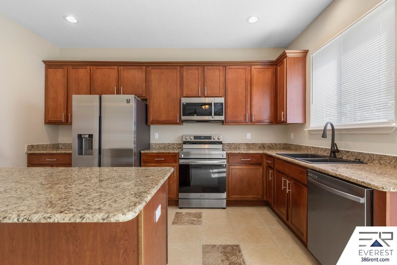 FULLY FENCED 5/2.5/2 IN DESIRABLE MATANZAS WOODS property image