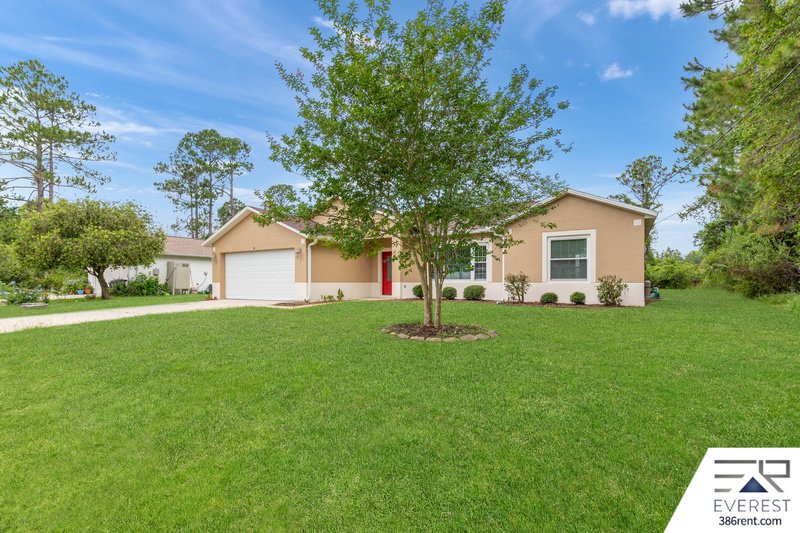 3/2/2 POOL HOME IN POPULAR PINE GROVE property image