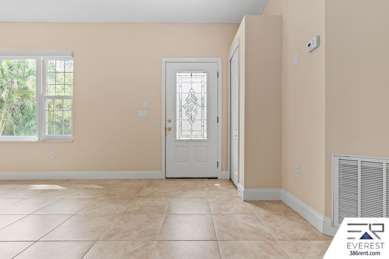 3/2/2 POOL HOME IN POPULAR PINE GROVE property image