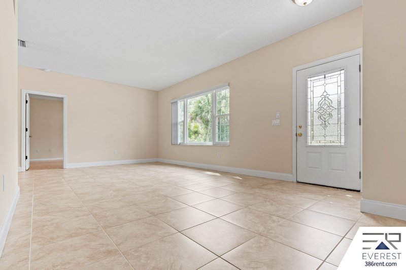 3/2/2 POOL HOME IN POPULAR PINE GROVE property image