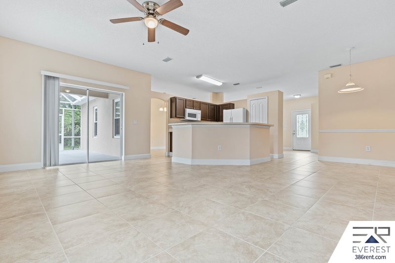 3/2/2 POOL HOME IN POPULAR PINE GROVE property image