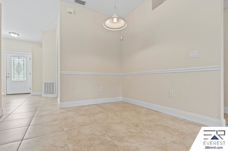 3/2/2 POOL HOME IN POPULAR PINE GROVE property image