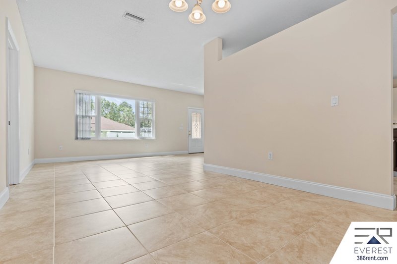 3/2/2 POOL HOME IN POPULAR PINE GROVE property image