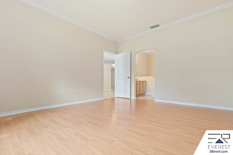 3/2/2 POOL HOME IN POPULAR PINE GROVE property image