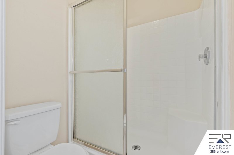 3/2/2 POOL HOME IN POPULAR PINE GROVE property image