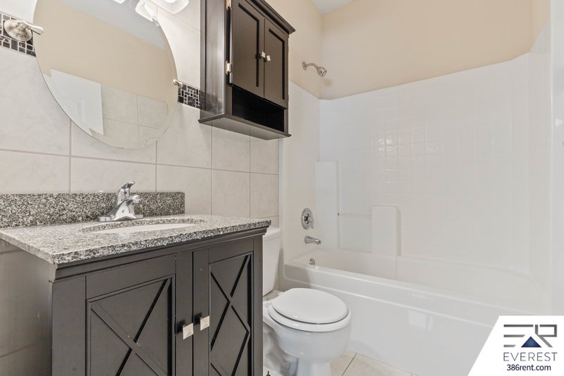 3/2/2 POOL HOME IN POPULAR PINE GROVE property image