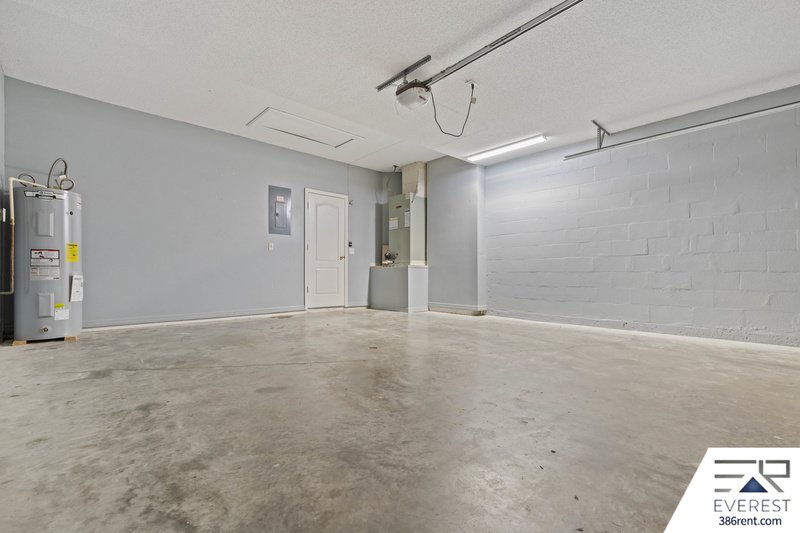 3/2/2 POOL HOME IN POPULAR PINE GROVE property image