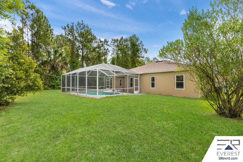 3/2/2 POOL HOME IN POPULAR PINE GROVE property image