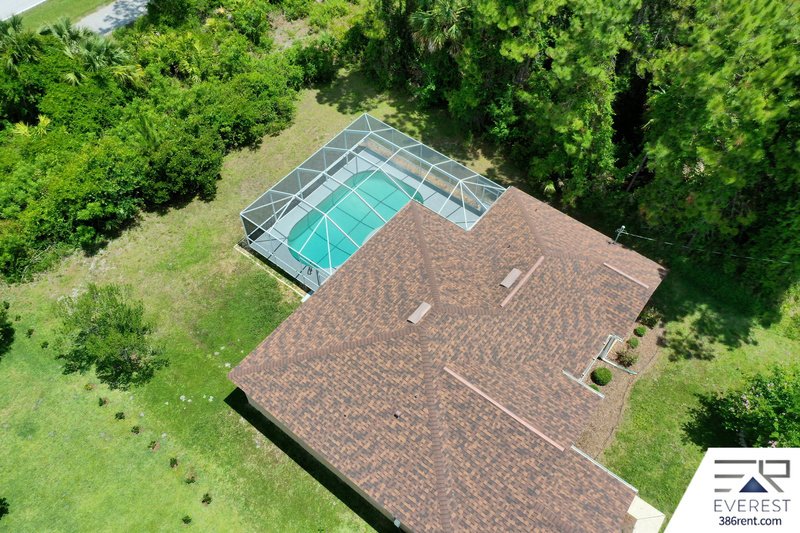 3/2/2 POOL HOME IN POPULAR PINE GROVE property image