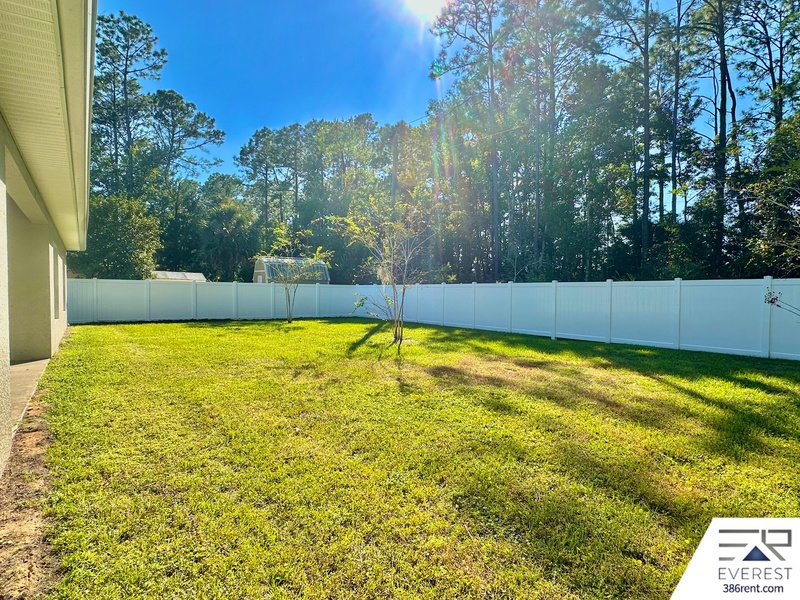 FULLY FENCED, LIKE NEW 3/2/2 IN PINE LAKES property image