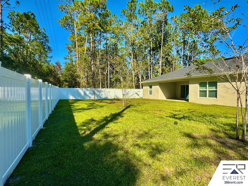 FULLY FENCED, LIKE NEW 3/2/2 IN PINE LAKES property image