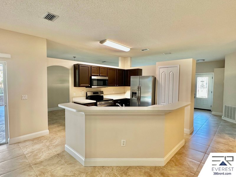 3/2/2 POOL HOME IN POPULAR PINE GROVE property image