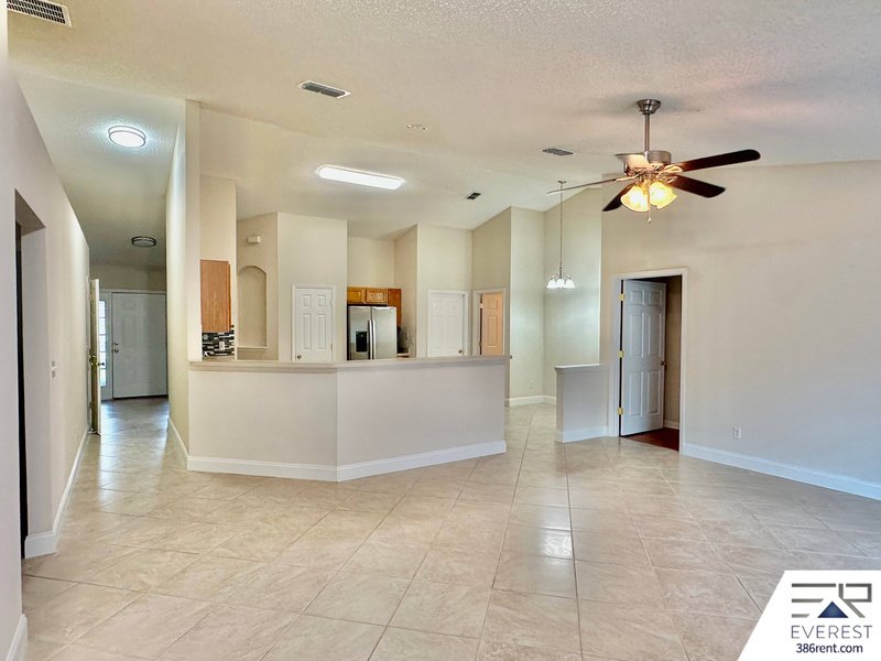 INVITING 3+DEN/2/2 IN DESIRABLE INDIAN TRAILS property image