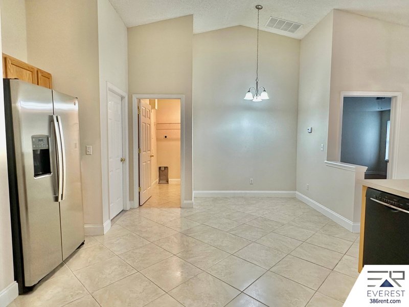 INVITING 3+DEN/2/2 IN DESIRABLE INDIAN TRAILS property image