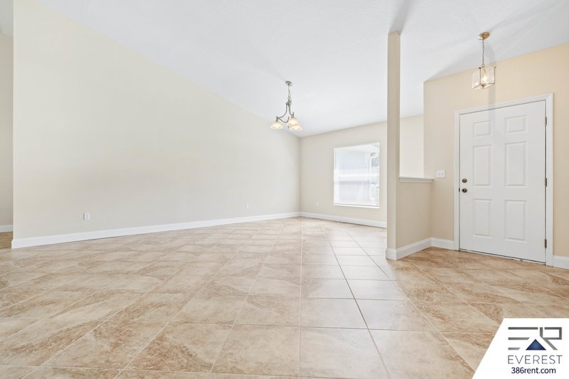 FULLY FENCED 3/2/2 ON A CUL DE SAC IN DESIRABLE SEMINOLE WOODS property image