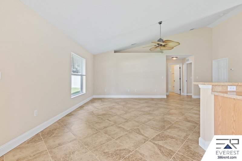 FULLY FENCED 3/2/2 ON A CUL DE SAC IN DESIRABLE SEMINOLE WOODS property image