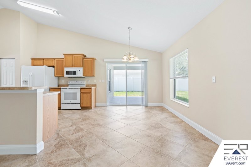 FULLY FENCED 3/2/2 ON A CUL DE SAC IN DESIRABLE SEMINOLE WOODS property image