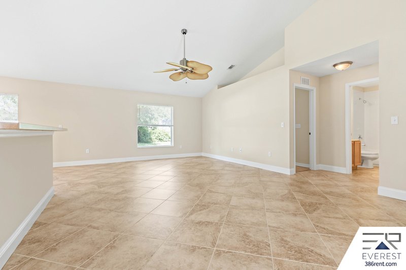 FULLY FENCED 3/2/2 ON A CUL DE SAC IN DESIRABLE SEMINOLE WOODS property image