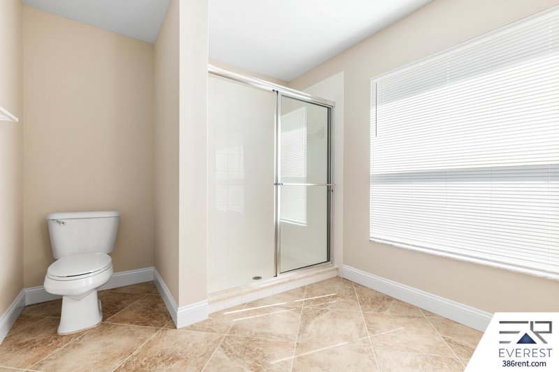 FULLY FENCED 3/2/2 ON A CUL DE SAC IN DESIRABLE SEMINOLE WOODS property image