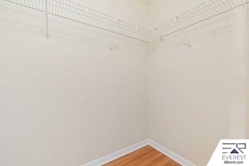 FULLY FENCED 3/2/2 ON A CUL DE SAC IN DESIRABLE SEMINOLE WOODS property image