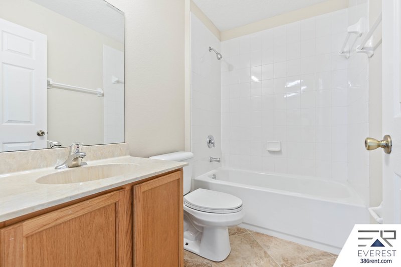 FULLY FENCED 3/2/2 ON A CUL DE SAC IN DESIRABLE SEMINOLE WOODS property image