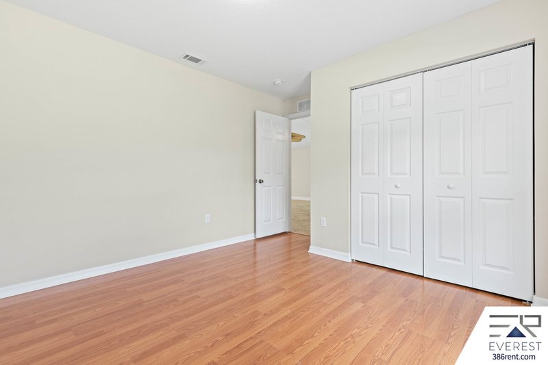 FULLY FENCED 3/2/2 ON A CUL DE SAC IN DESIRABLE SEMINOLE WOODS property image