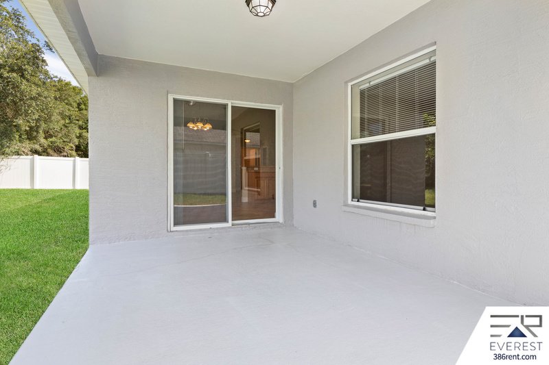 FULLY FENCED 3/2/2 ON A CUL DE SAC IN DESIRABLE SEMINOLE WOODS property image