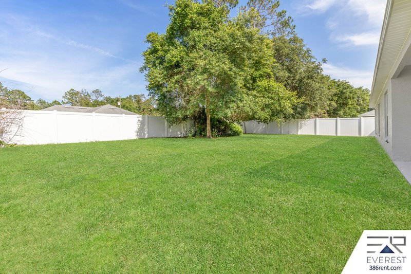 FULLY FENCED 3/2/2 ON A CUL DE SAC IN DESIRABLE SEMINOLE WOODS property image