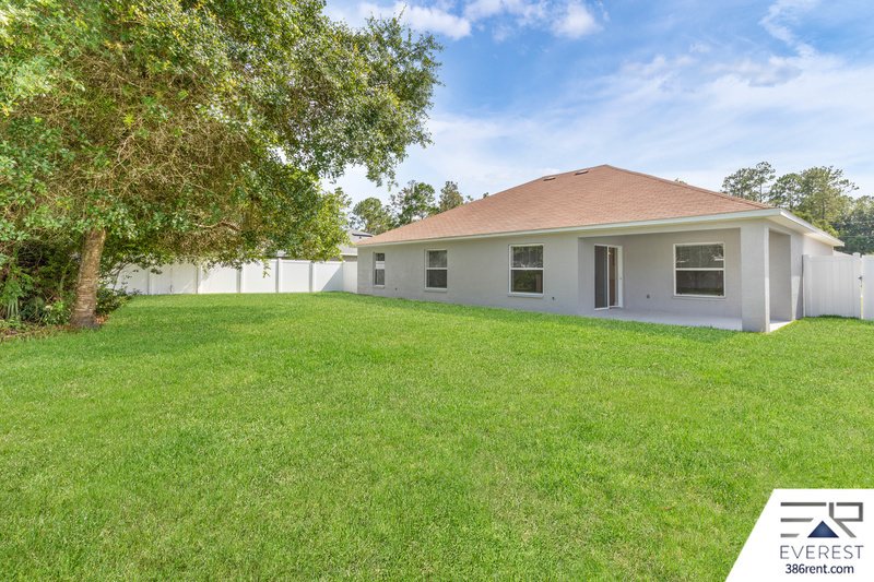 FULLY FENCED 3/2/2 ON A CUL DE SAC IN DESIRABLE SEMINOLE WOODS property image