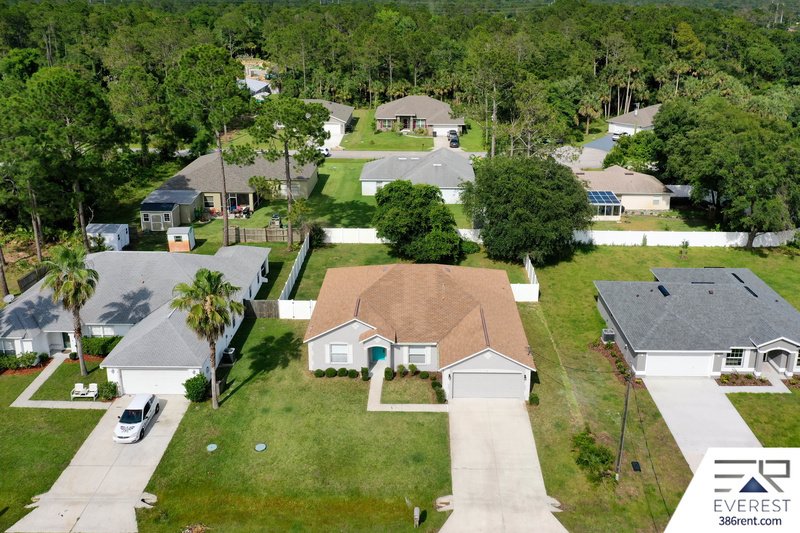 FULLY FENCED 3/2/2 ON A CUL DE SAC IN DESIRABLE SEMINOLE WOODS property image
