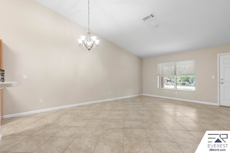 3/2/1 TOWNHOME ON A CUL DE SAC IN SEMINOLE WOODS property image