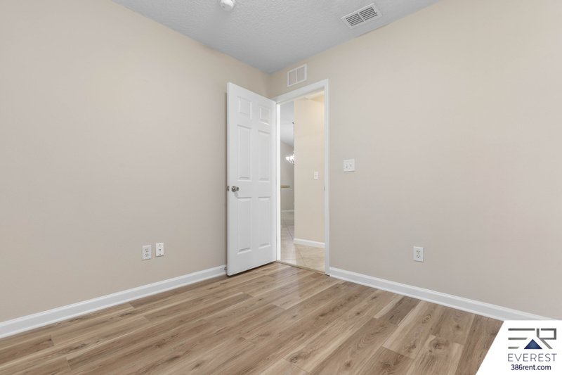 3/2/1 TOWNHOME ON A CUL DE SAC IN SEMINOLE WOODS property image