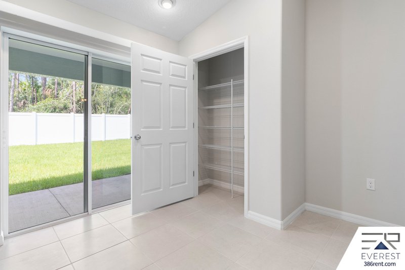 FULLY FENCED, LIKE NEW 3/2/1 TOWNHOUSE ON A CUL DE SAC IN BEAUTIFUL SEMINOLE WOODS property image