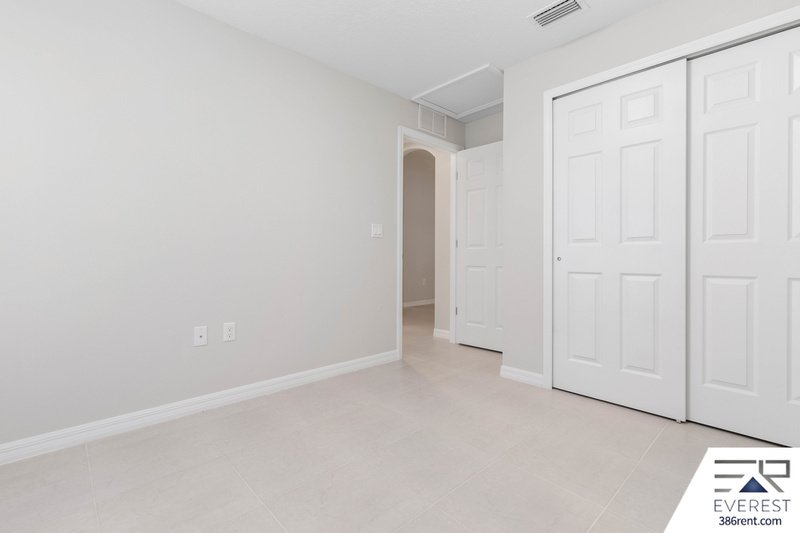 FULLY FENCED, LIKE NEW 3/2/1 TOWNHOUSE ON A CUL DE SAC IN BEAUTIFUL SEMINOLE WOODS property image