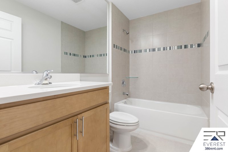 FULLY FENCED, LIKE NEW 3/2/1 TOWNHOUSE ON A CUL DE SAC IN BEAUTIFUL SEMINOLE WOODS property image