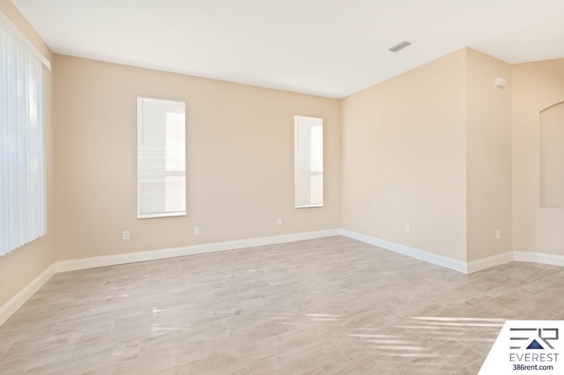 LIKE NEW, SPACIOUS 5/3/3 IN DESIRABLE INDIAN TRAILS property image