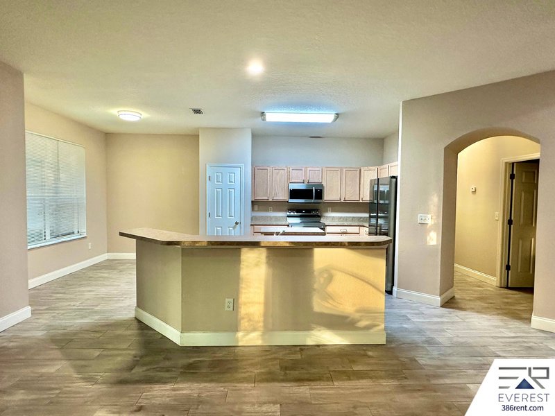 LIKE NEW, SPACIOUS 5/3/3 IN DESIRABLE INDIAN TRAILS property image