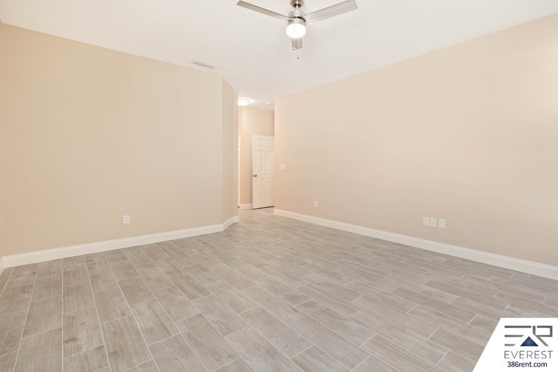 LIKE NEW, SPACIOUS 5/3/3 IN DESIRABLE INDIAN TRAILS property image