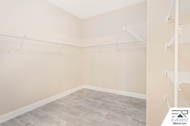 LIKE NEW, SPACIOUS 5/3/3 IN DESIRABLE INDIAN TRAILS property image