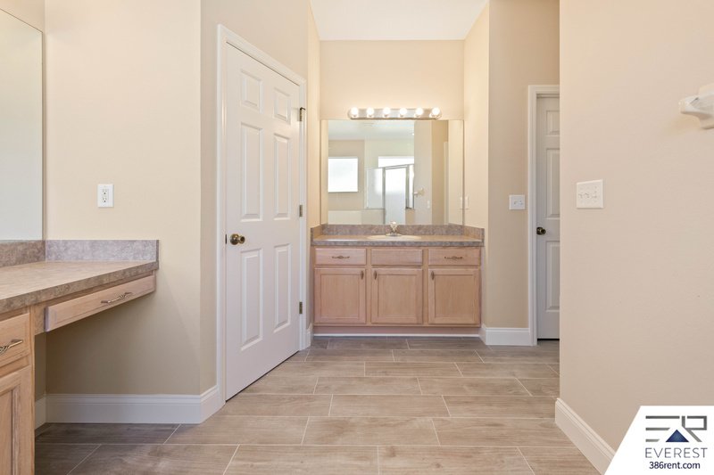 LIKE NEW, SPACIOUS 5/3/3 IN DESIRABLE INDIAN TRAILS property image