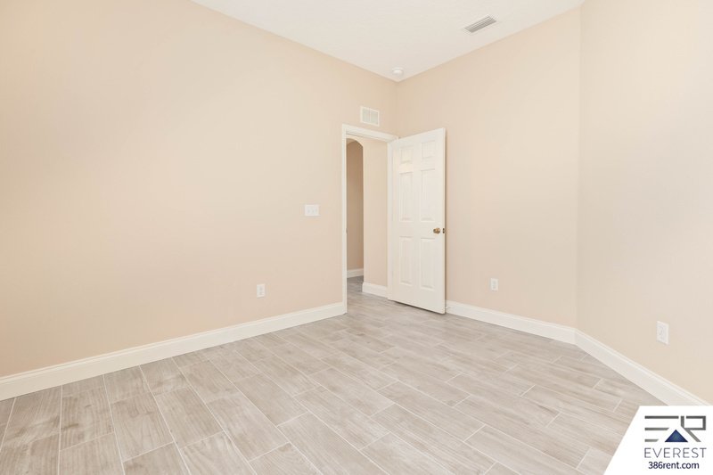 LIKE NEW, SPACIOUS 5/3/3 IN DESIRABLE INDIAN TRAILS property image