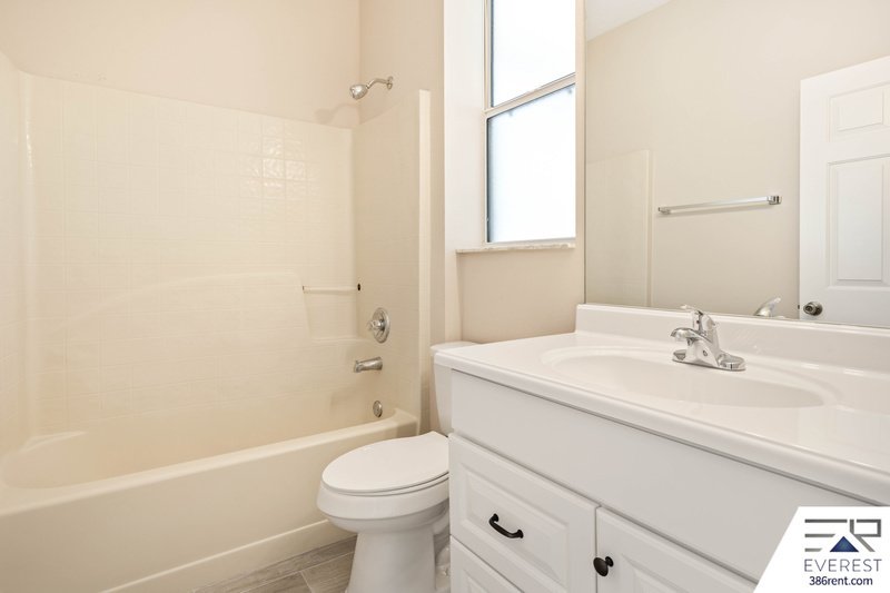 LIKE NEW, SPACIOUS 5/3/3 IN DESIRABLE INDIAN TRAILS property image